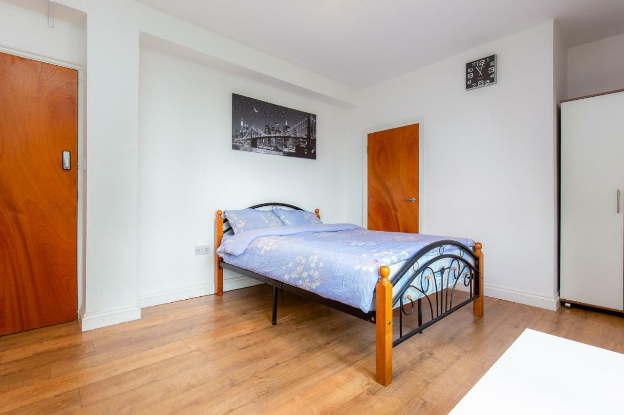Broxbourne Gazde/Camere de închiriat